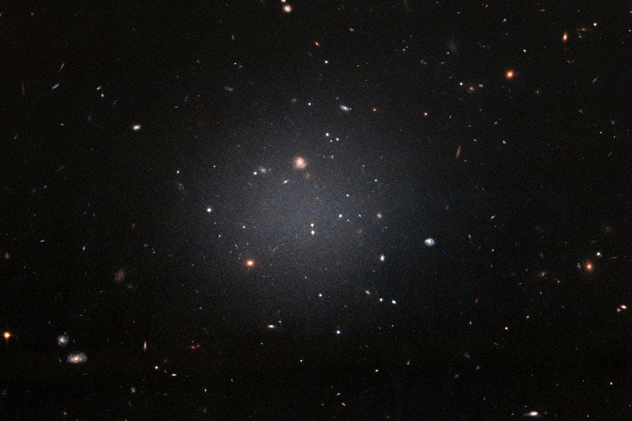Астрономи знайшли «порожню» галактику без темної матерії