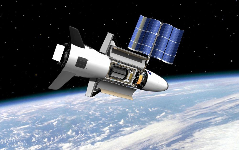 Секретный орбитальный самолет X-37B заметили на орбите