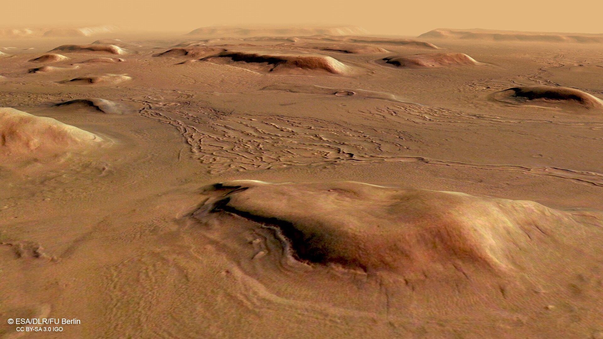 Снимки поверхности Марса 2022