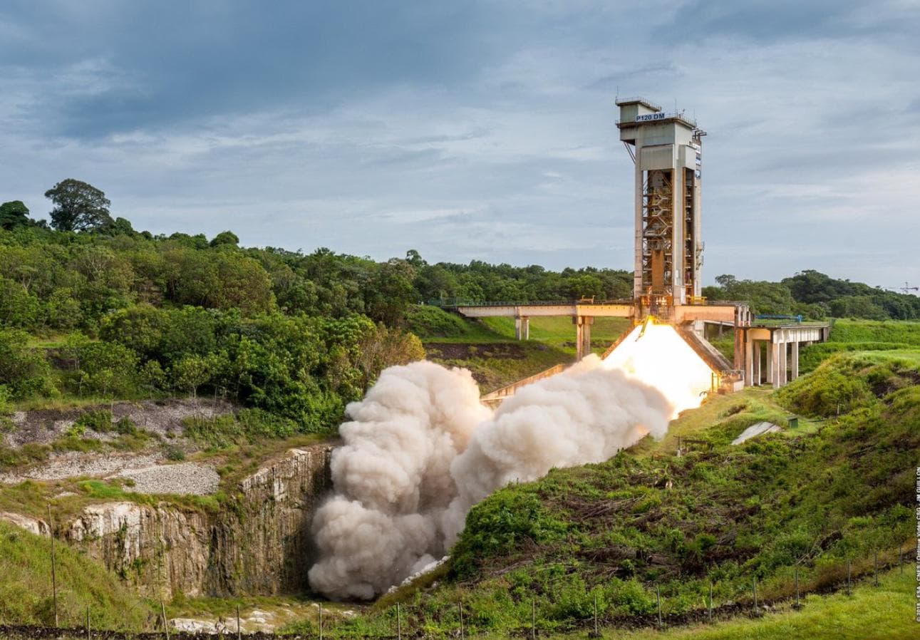 Проведено фінальне випробування твердопаливного прискорювача Ariane 6