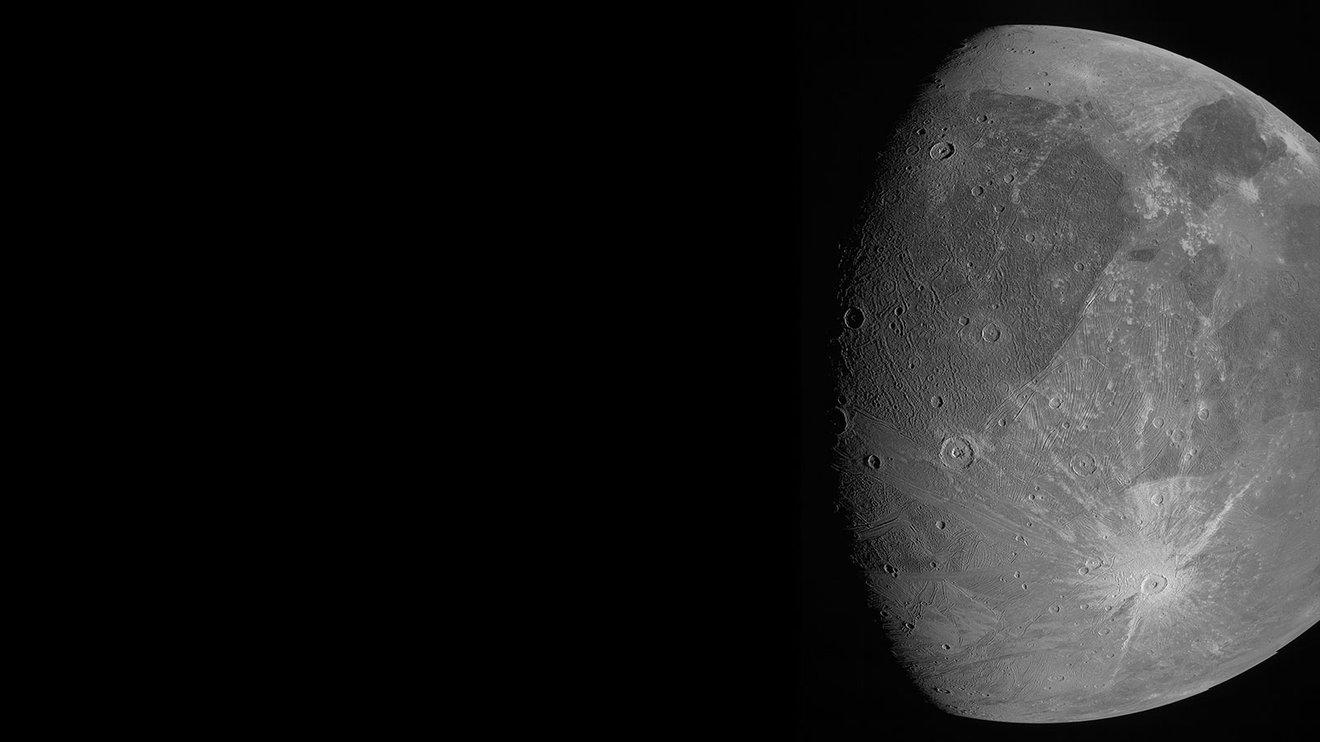 Juno передал первые снимки Ганимеда