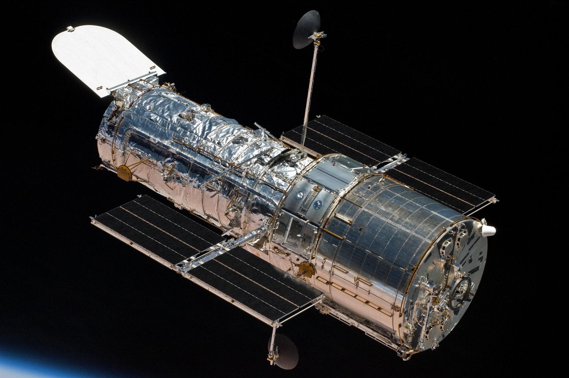 Hubble відновив наукові спостереження