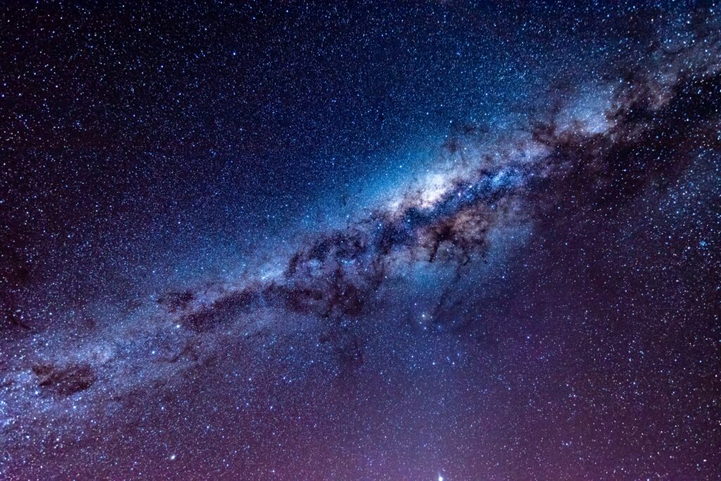 На межі простору та часу виявлені «невидимі» галактики