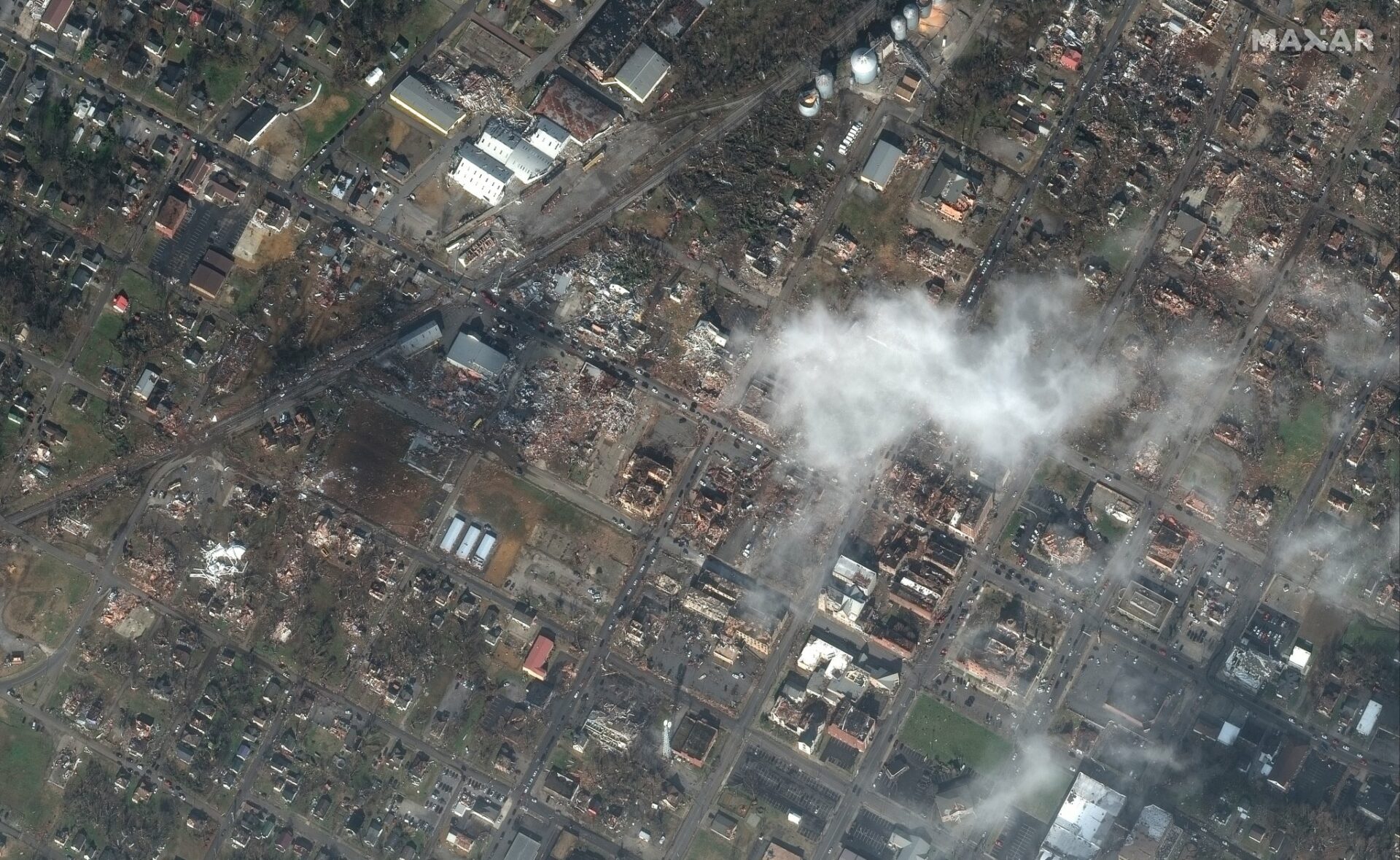 Город Мэйфилд после прихода торнадо. Источник: Maxar