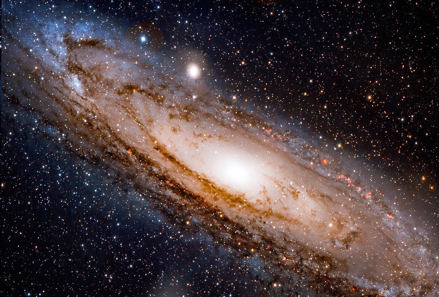 Галактика M31, в которой найдена черная дыра