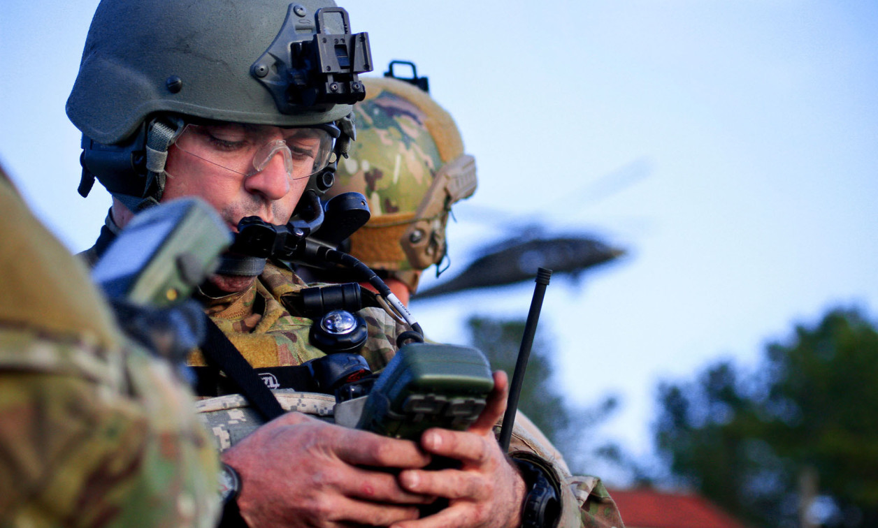 Оборона сша. Американские военные GPS. Навигаторы армии США. Военные нужды. GPS В армии.