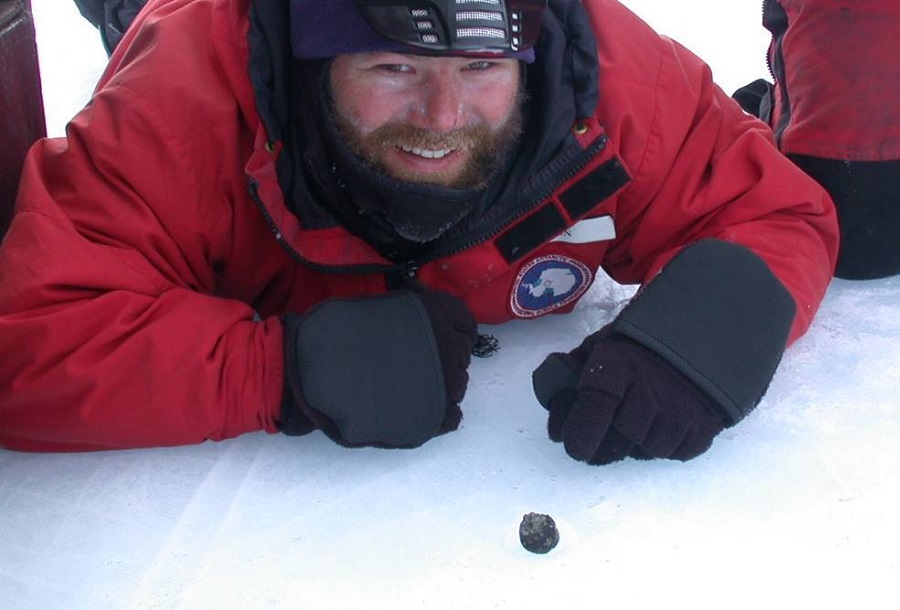 Так знаходять метеорити в Антарктиді