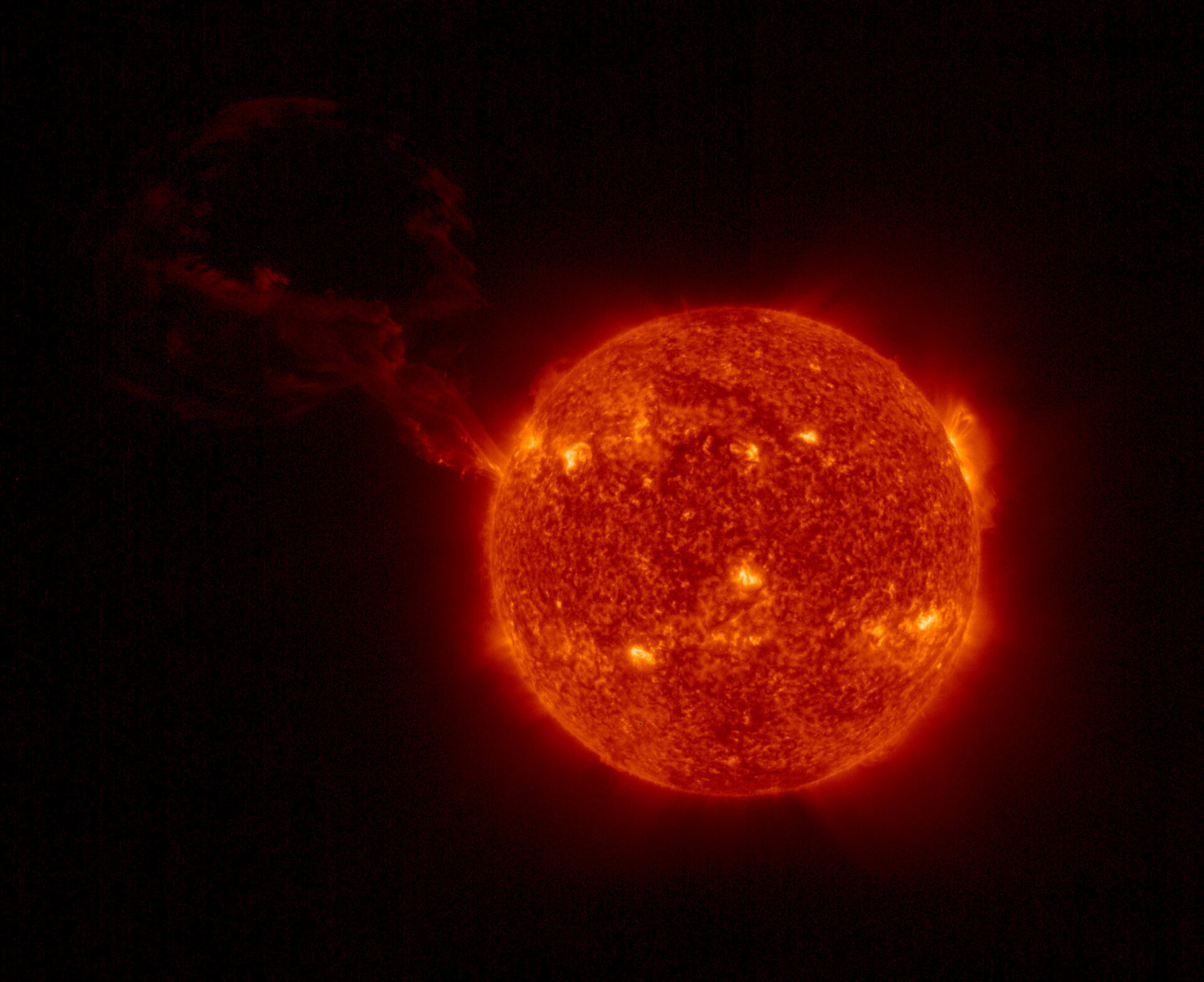 как выглядит солнце в космосе реальная фотография