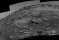 «Дверное отверстие» в скале на Марсе