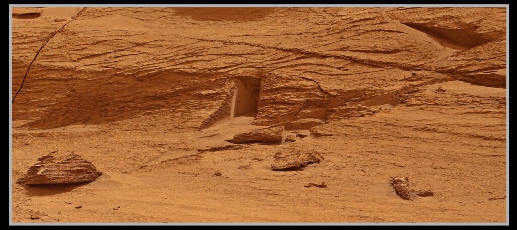 «Тайная дверь» на Марсе