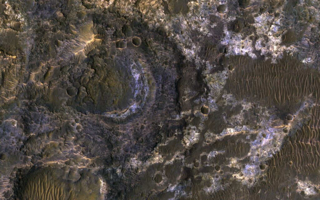 Марсіанська глина є у басейні Ладон