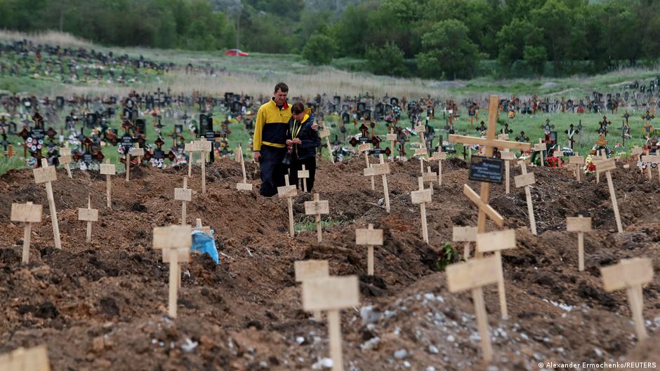 Satellites photographed 1,400 new graves at the Mariupol cemetery