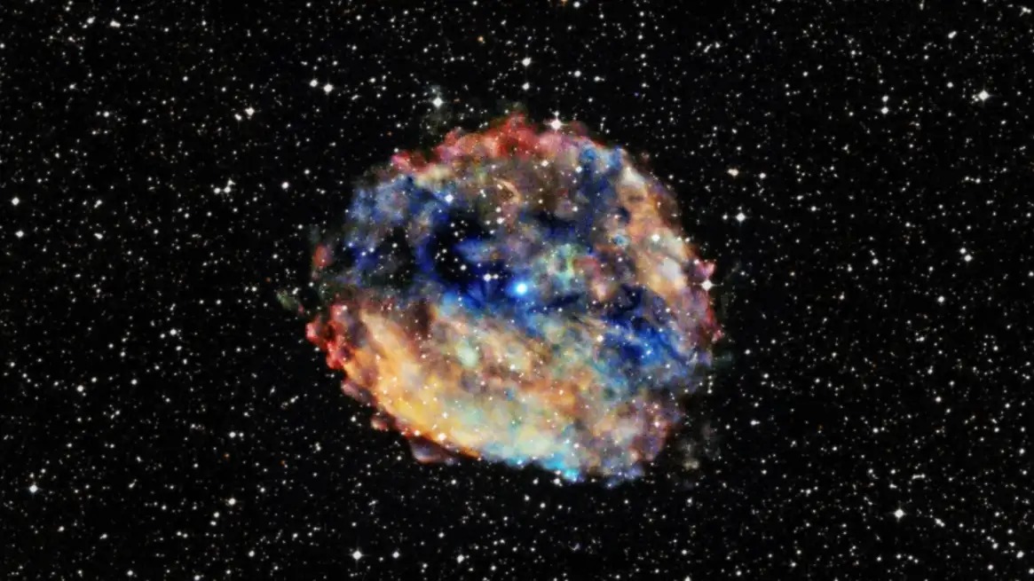 Фотография остатка сверхновой RCW 103