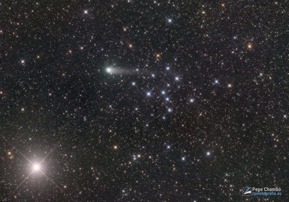 Два астронома NASA показали потрясающее изображение далекой кометы C/2017 K2