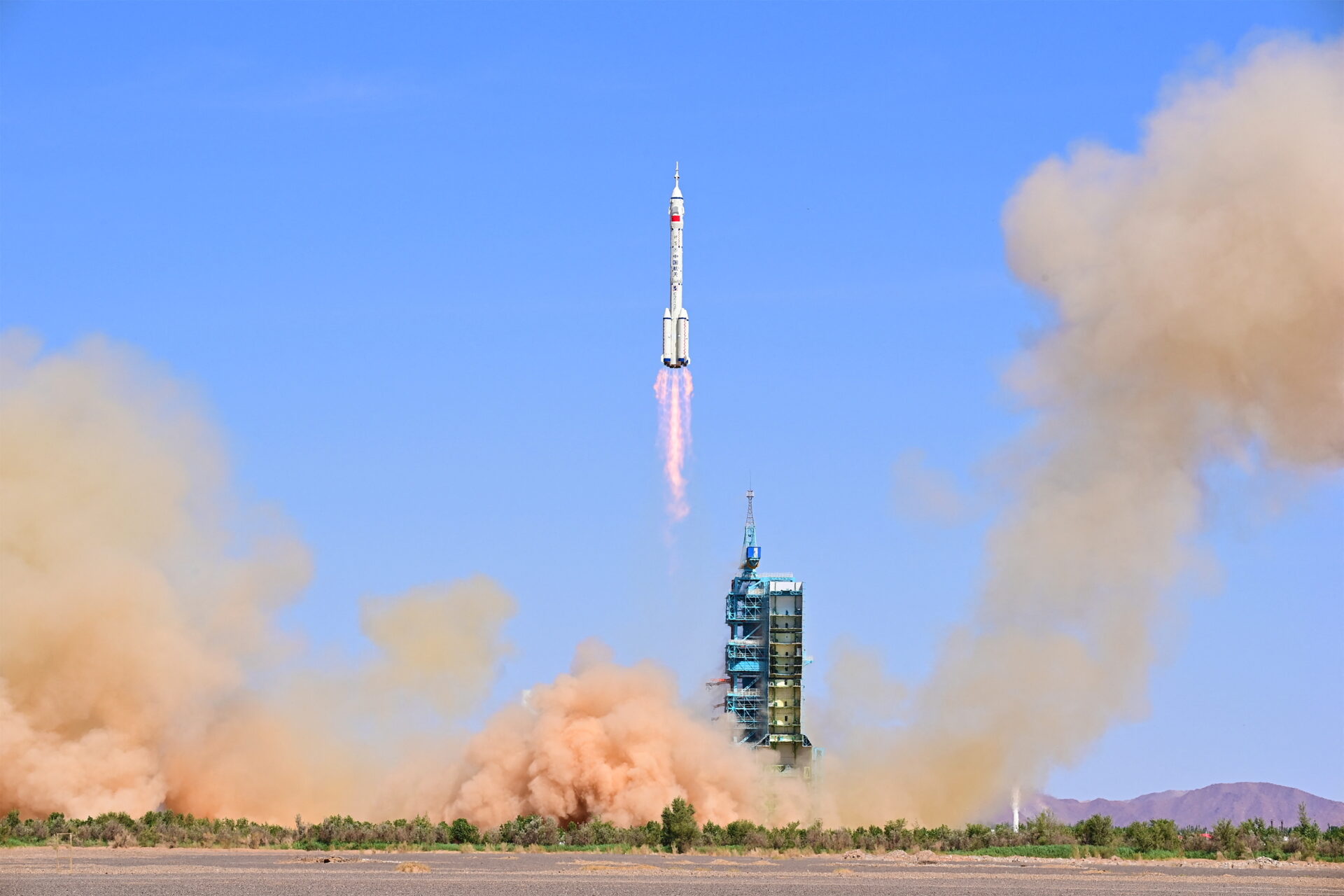 China launches a secret space drone for the third time