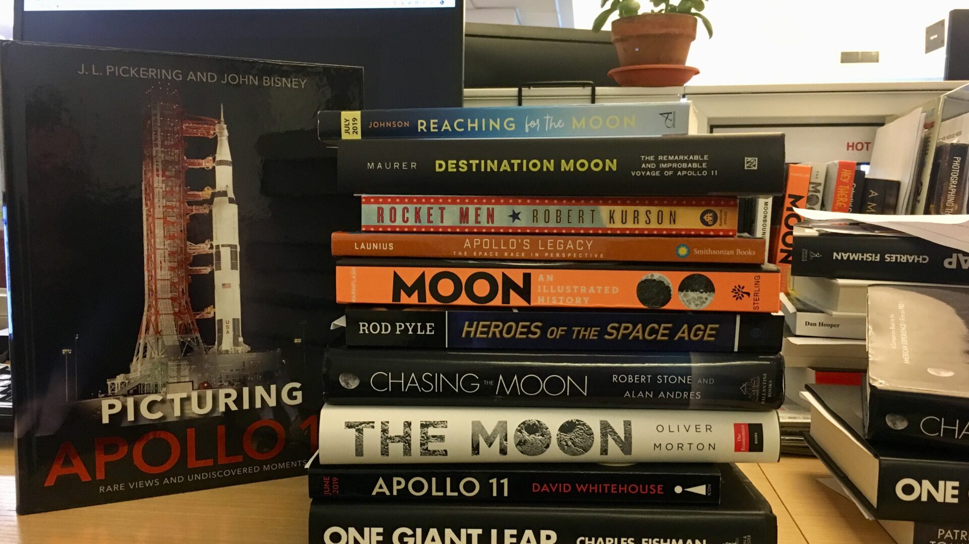 Apollo Bookshelf