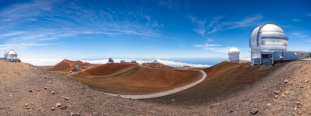 Телескопы на вершине вулкана