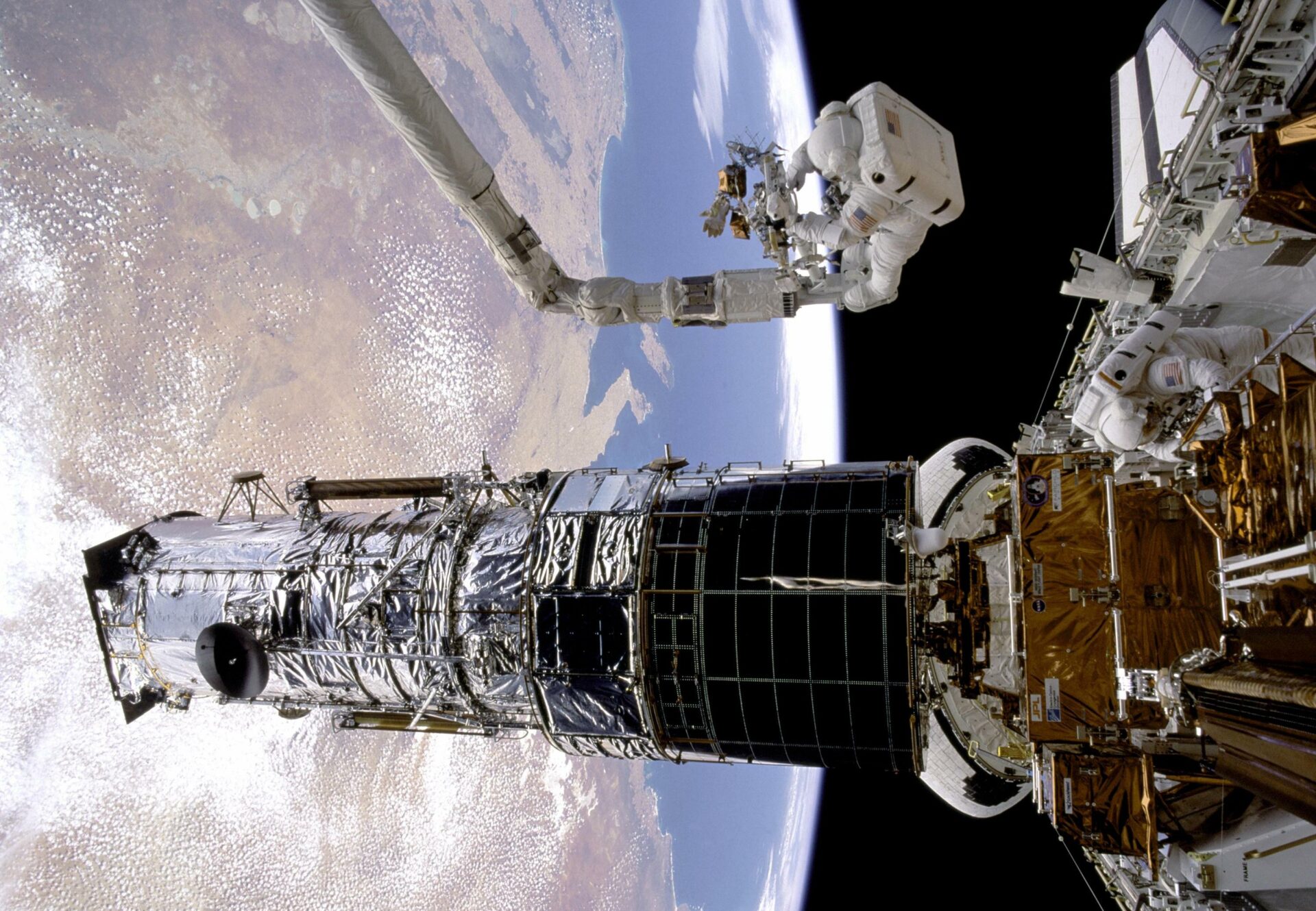 Private owners offer to save the Hubble telescope