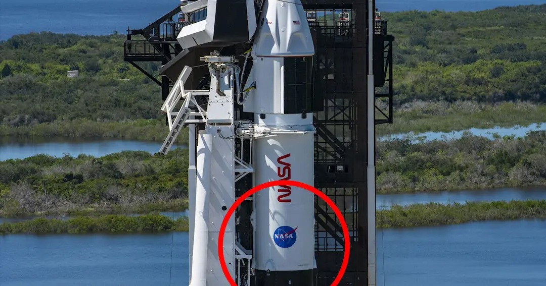 NASA logo on the SpaceX Falcon 9 rocket surprises the community on the Internet