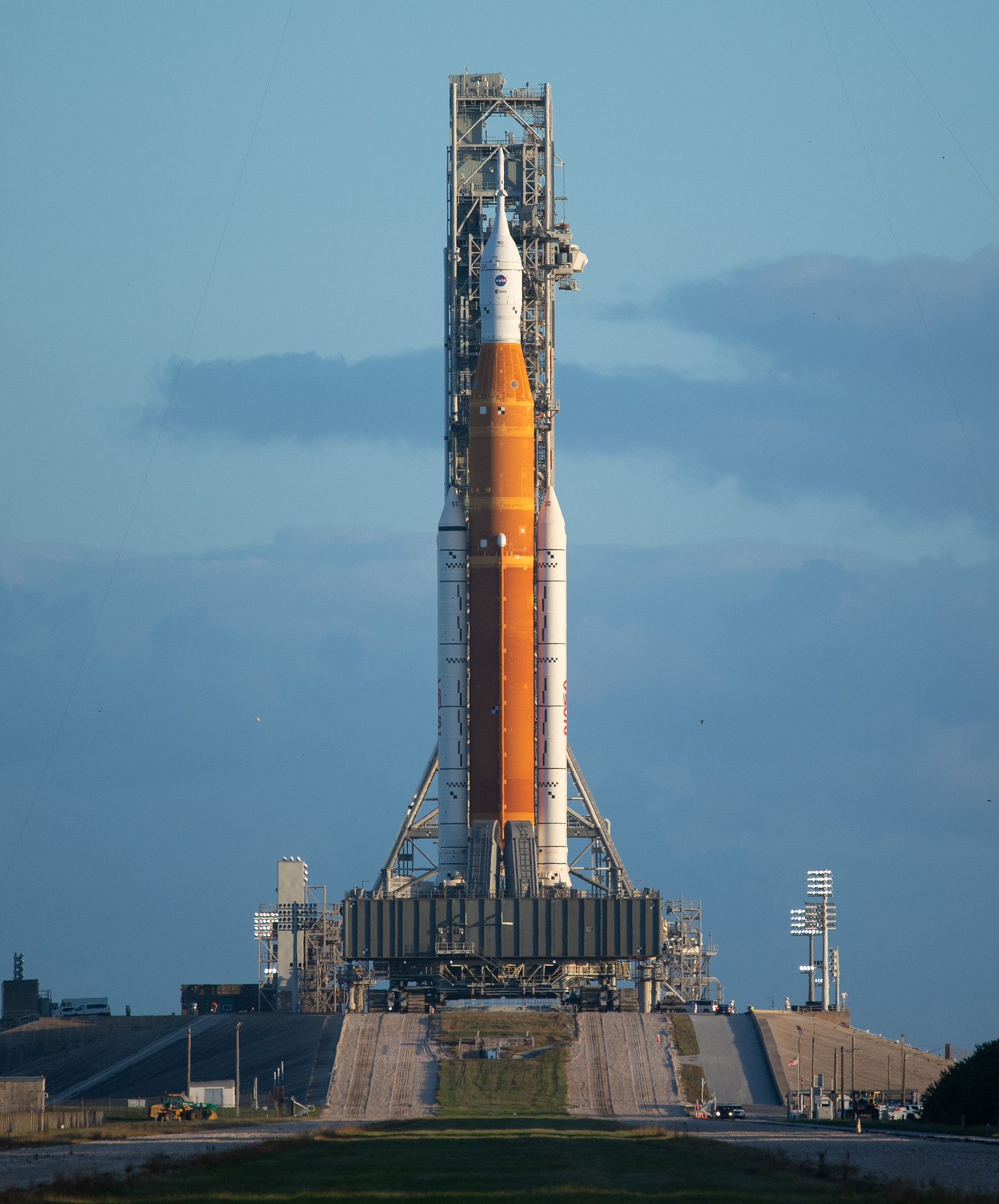 Ракета SLS миссии NASA Artemis I