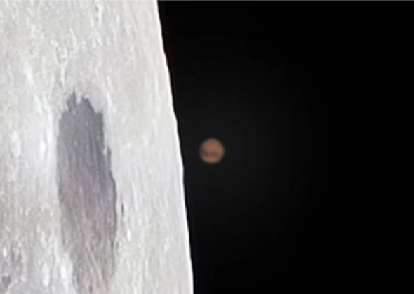 Марс: противостояние за Луной