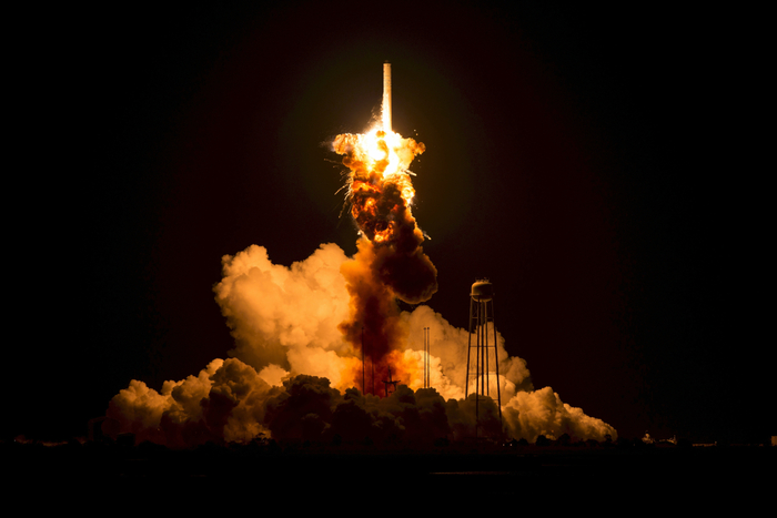 Stellar Frontiers advertises safe space travel by exploding rocket