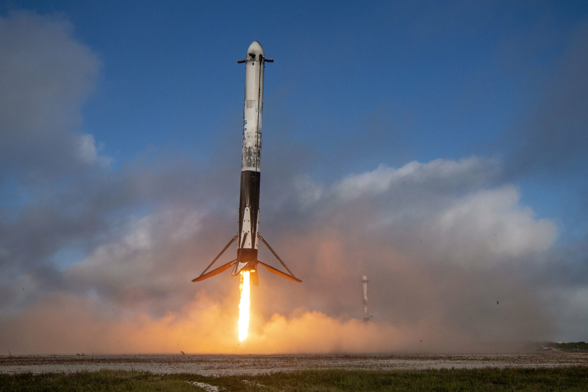 Falcon 9 launch and landing (video)