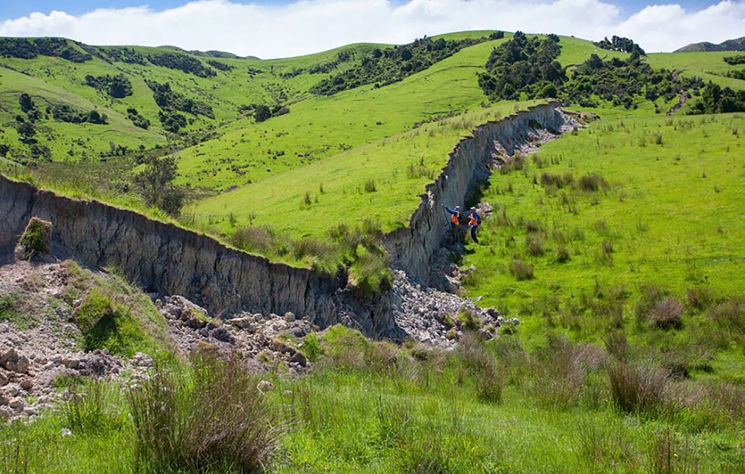 Разрыв природы. Стена Кайманава новая Зеландия. Долина Тингвеллир разлом. Горный разлом. Геологический разлом.