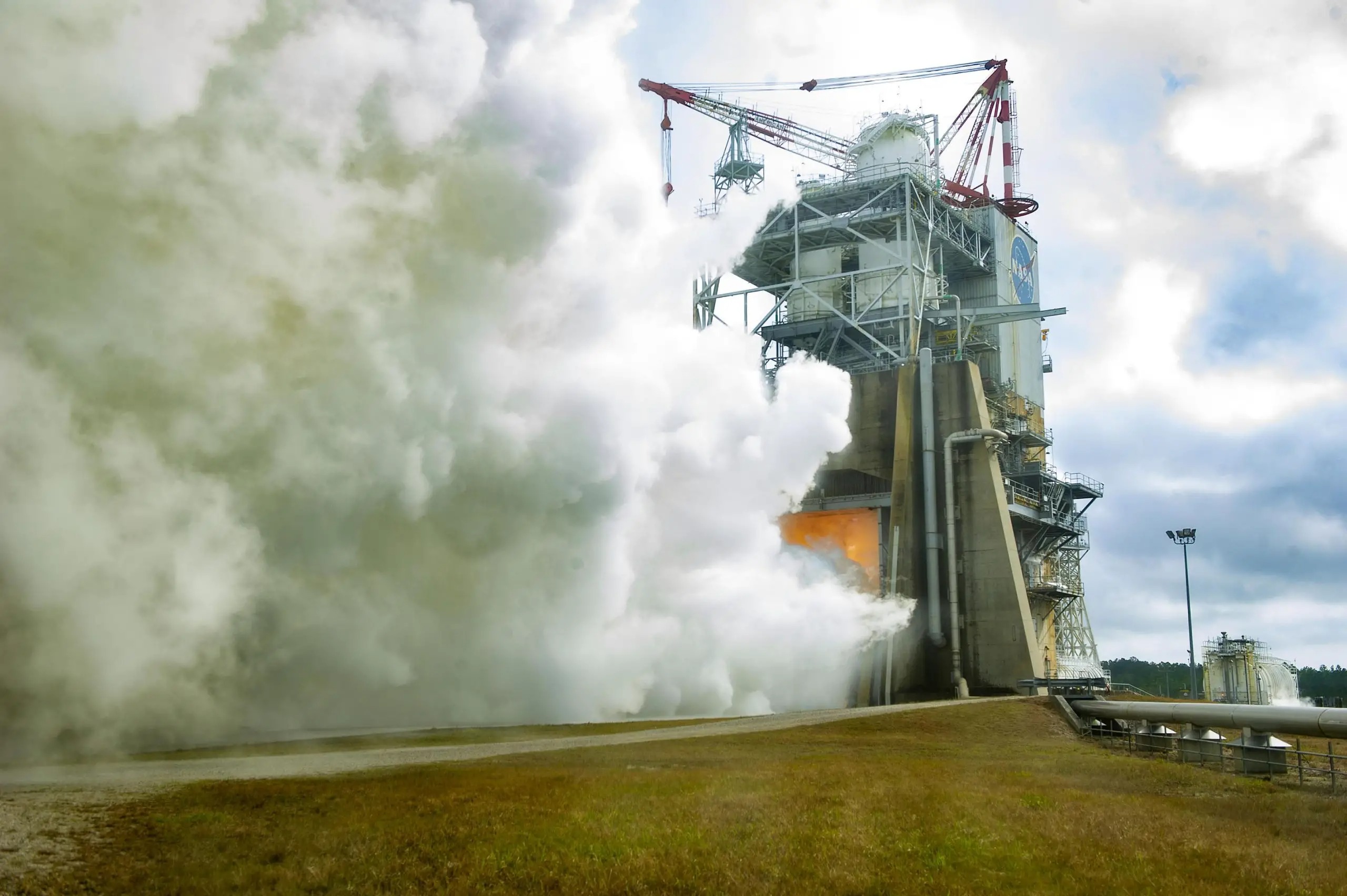 NASA производит зажигание двигателя RS-25
