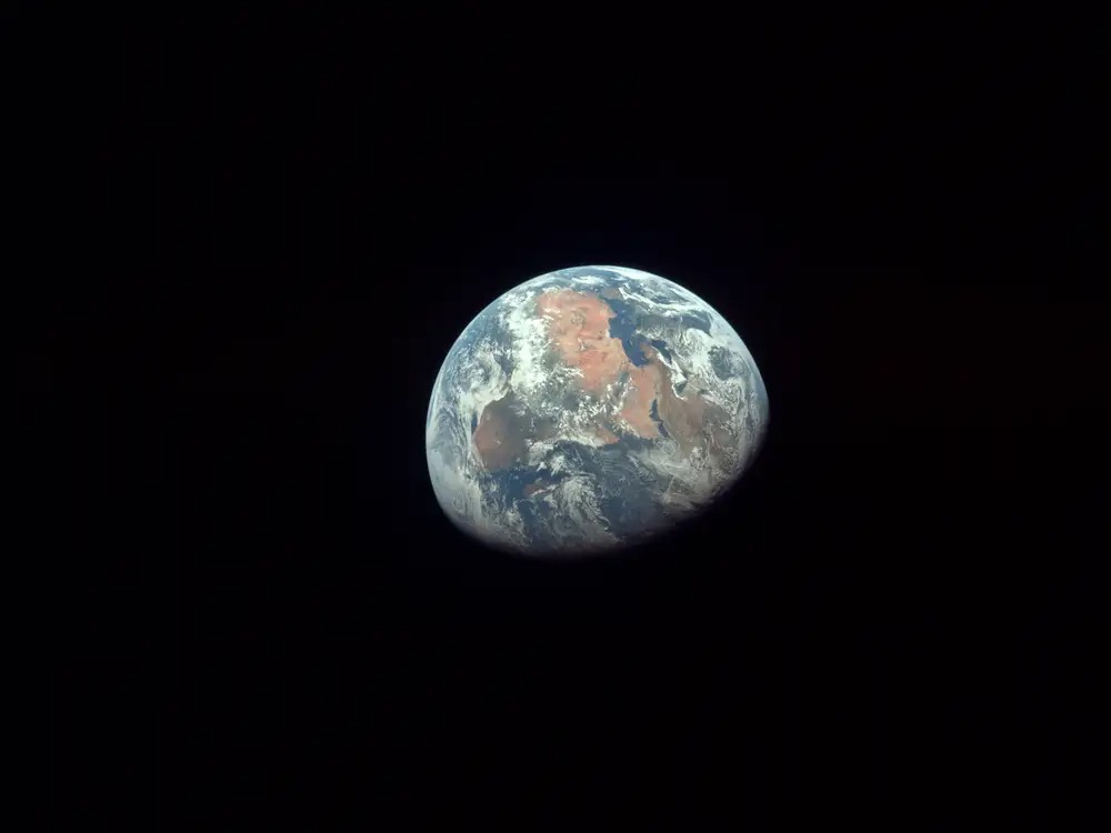 “Blue marble” in space: Falcon 9 struck with an incredible view of the Earth