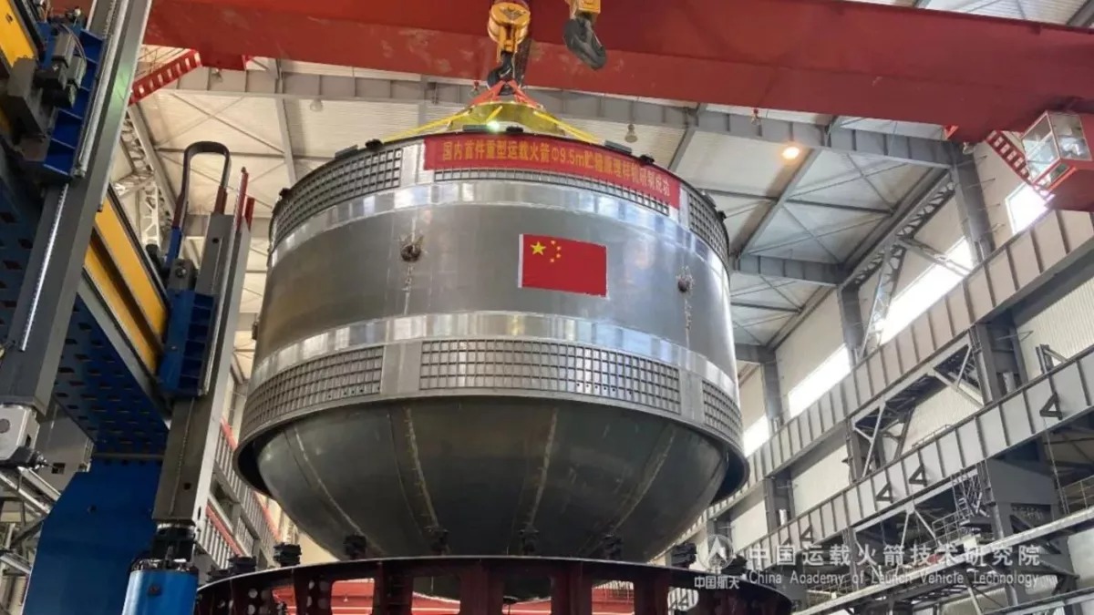 Топливный бак диаметром 9,5 метра изготовленный китайской компанией CALT