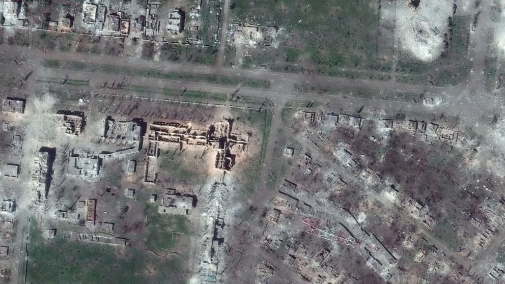 Уничтоженные здания университета и радиовышка в Бахмуте, 15 мая 2023 года