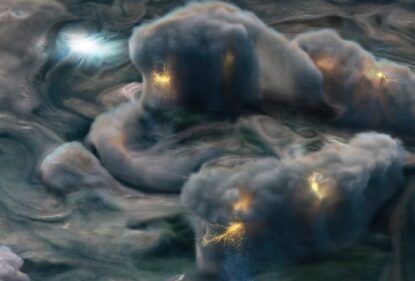 Молния в грозовых облаках Юпитера