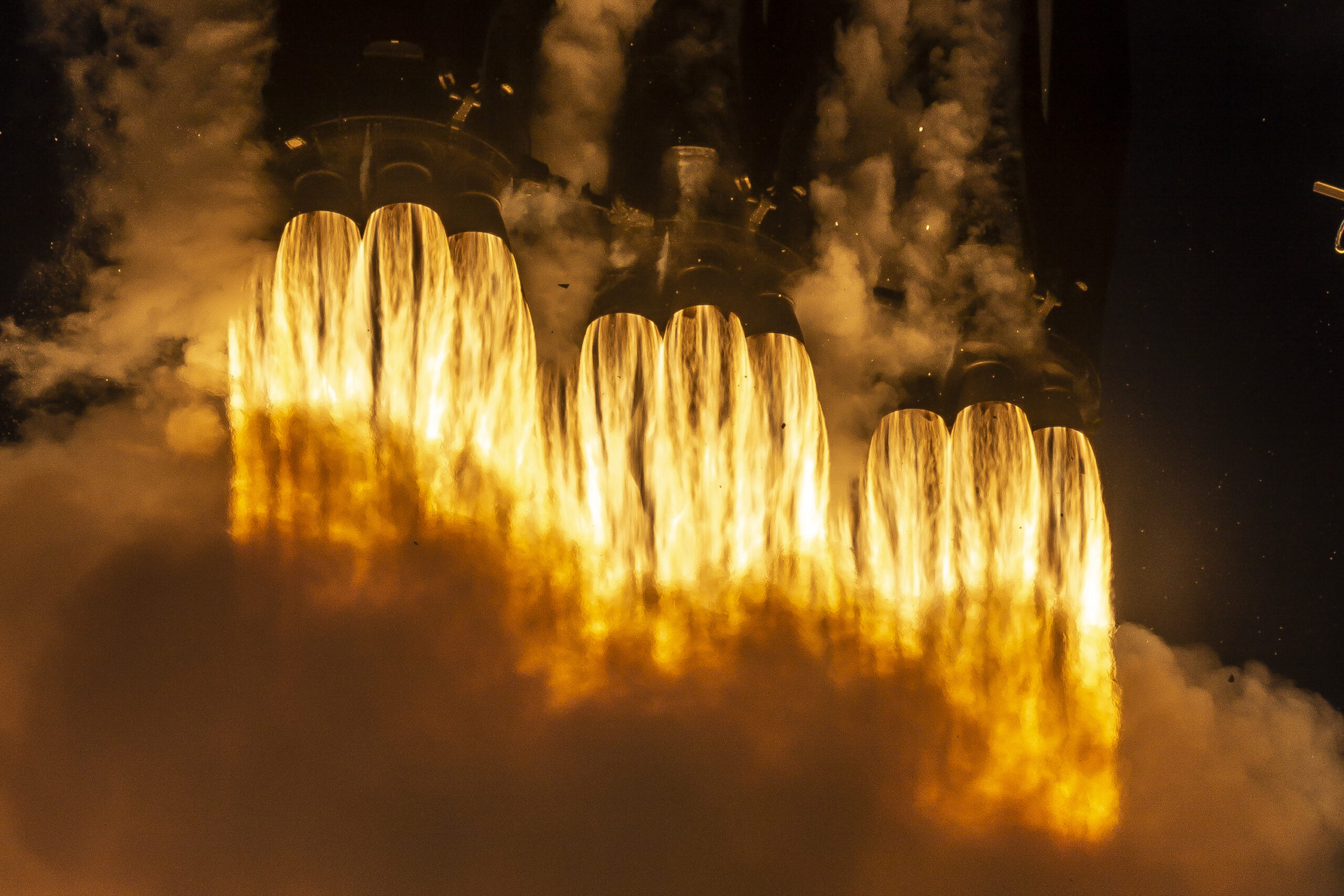 Pushing off from emptiness: how chemical rocket engines work