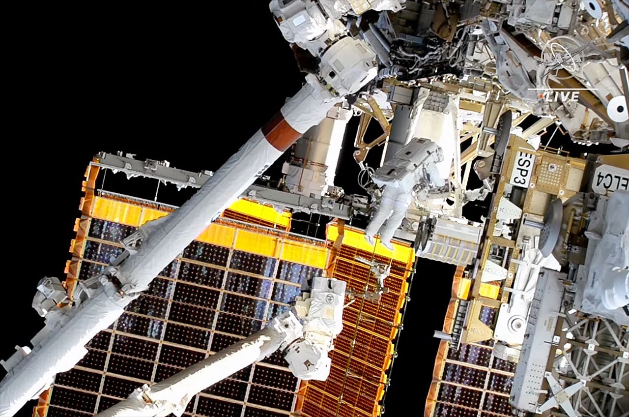 Masters of Space: NASA astronauts upgrade ISS with new solar arrays