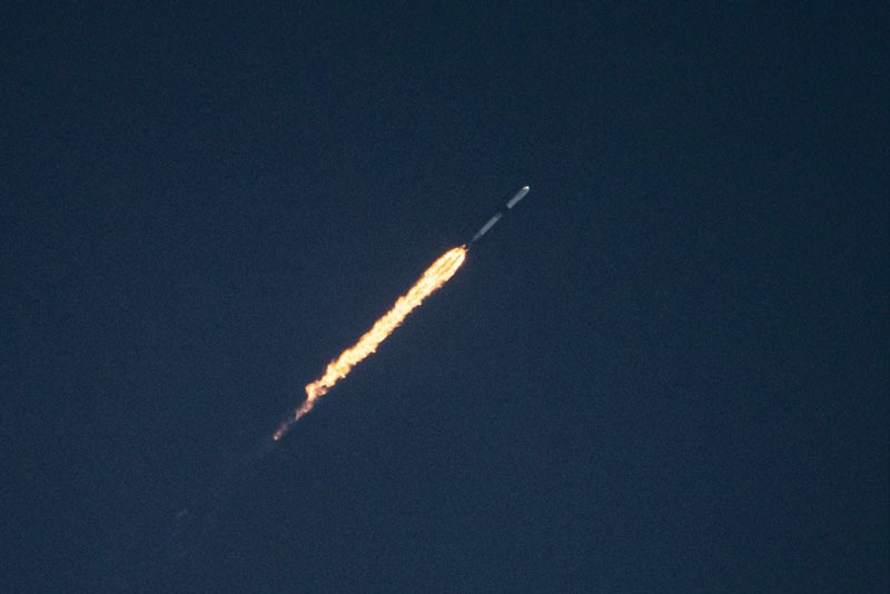 SpaceX Falcon 9 с Euclid поднимается от космического побережья Флориды