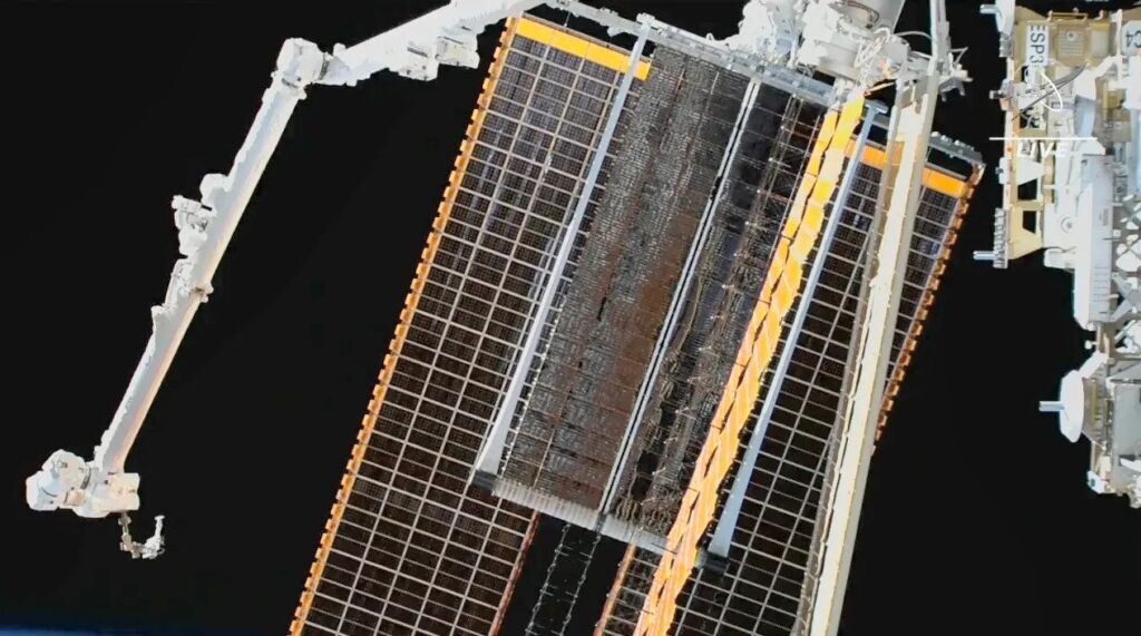 Новые солнечные панели для МКС