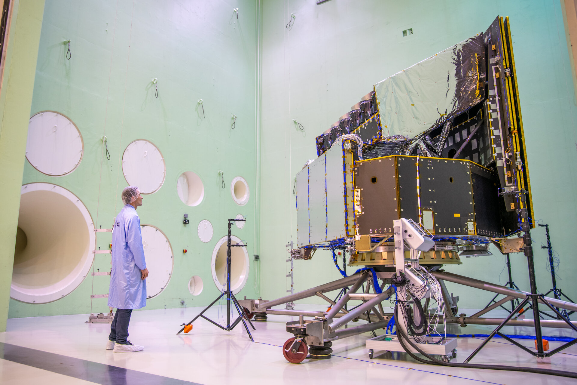 ESA begins acoustic tests of the PLATO telescope