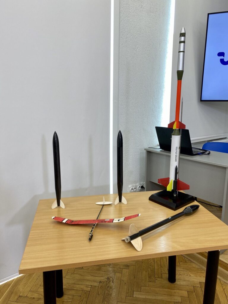 Моделі ракет та планерів