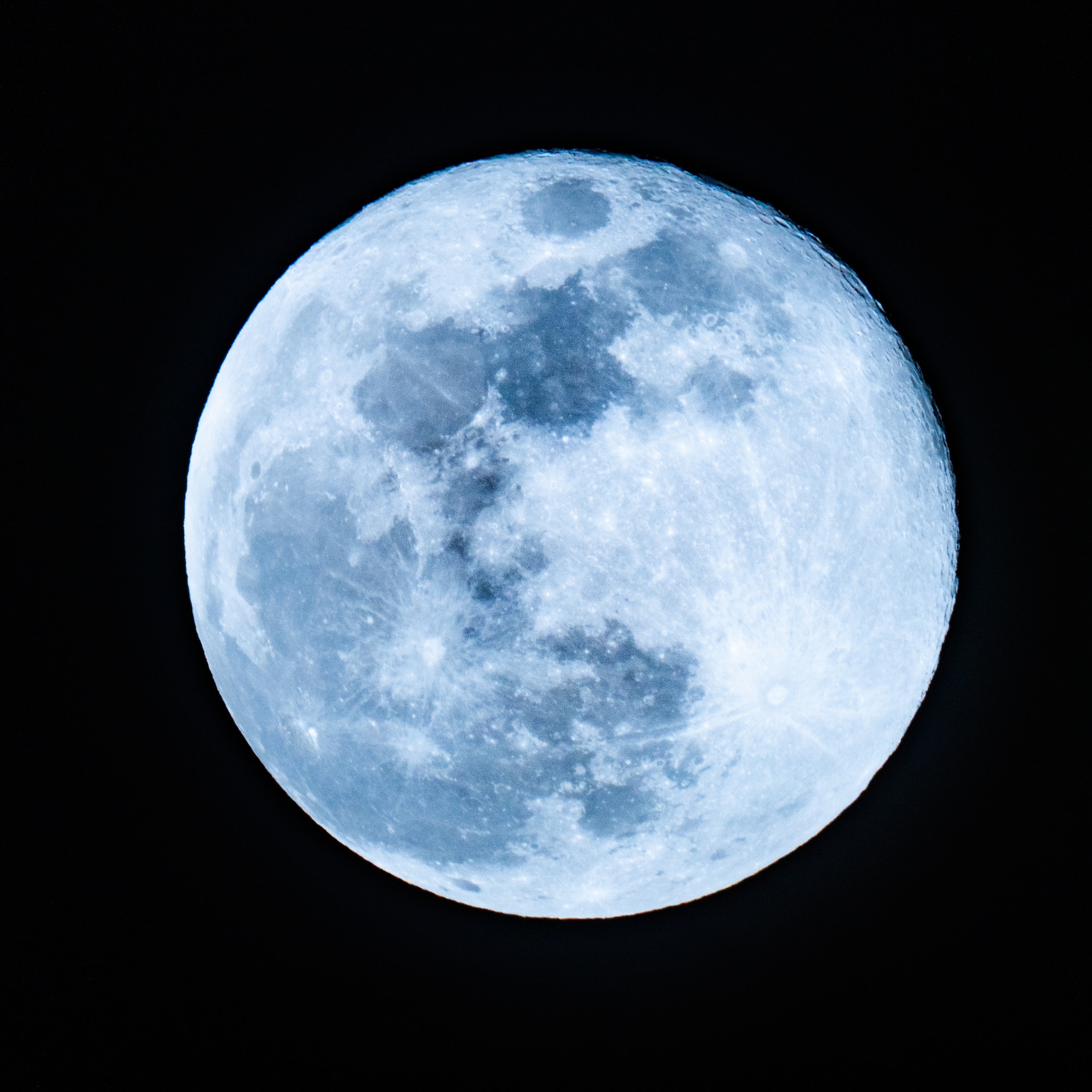 Блакитний Місяць
