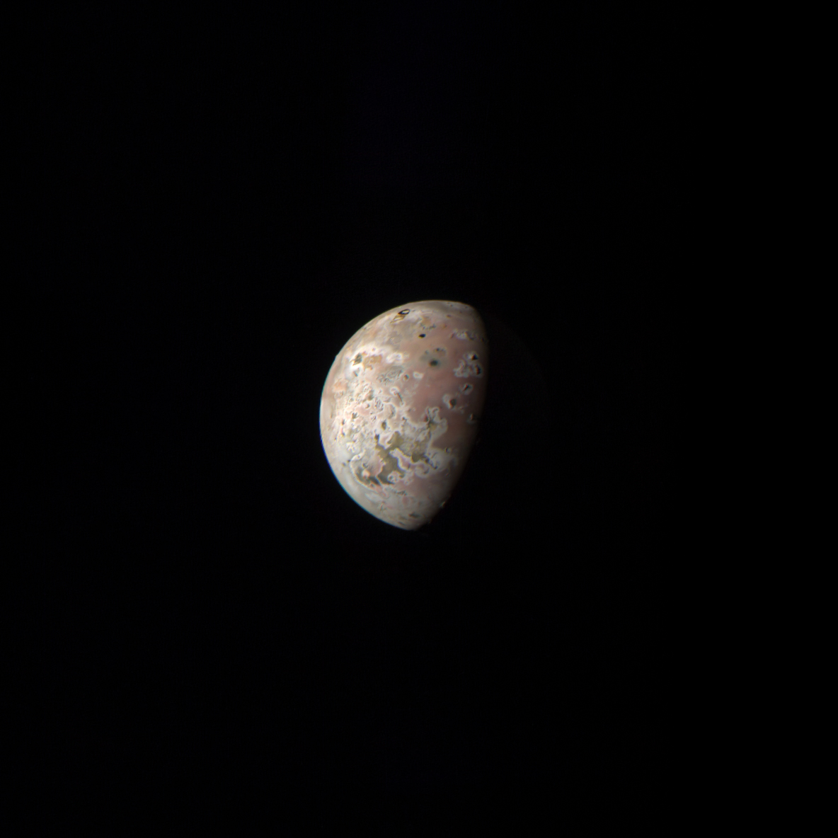 Juno photographed a pizza moon