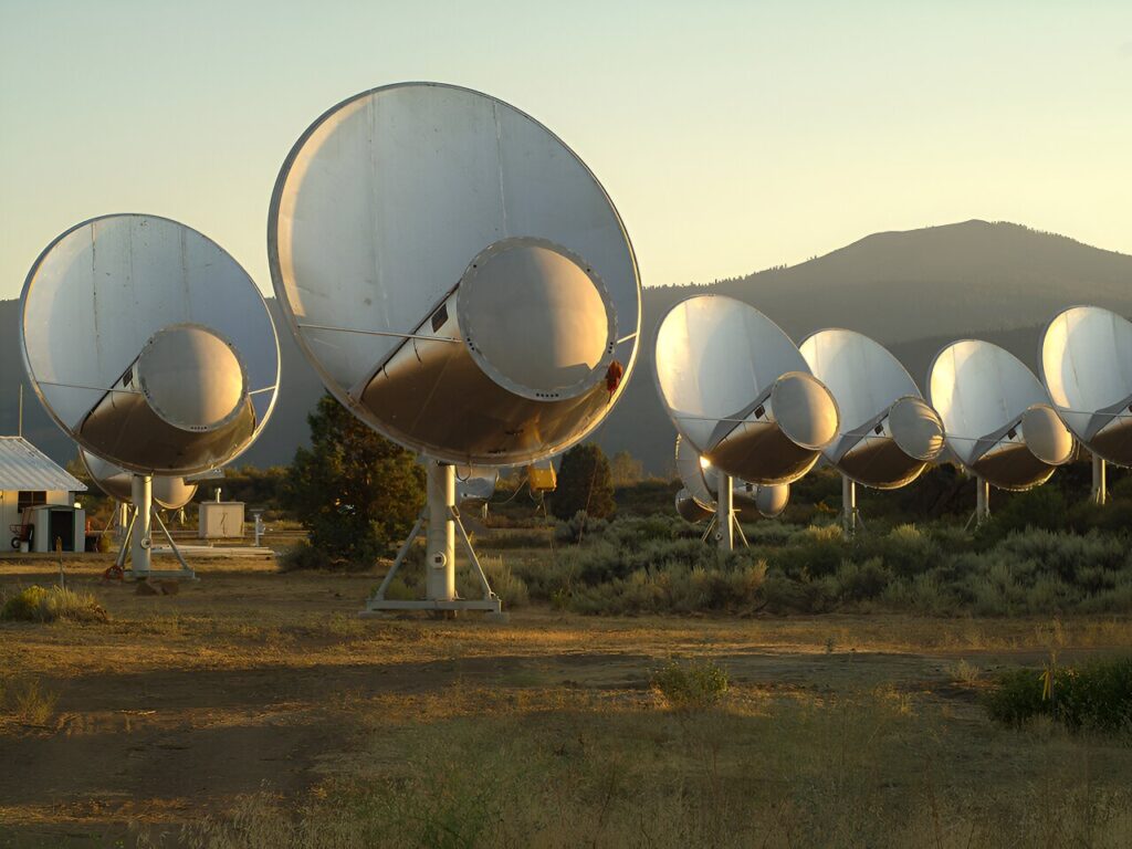 Масив радіотелескопів ім. Аллена, яким намагаються вловити сигнали інопланетян