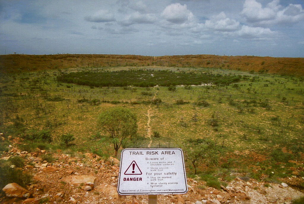 Вульф-Крик — другой крупный ударный кратер в Австралии
