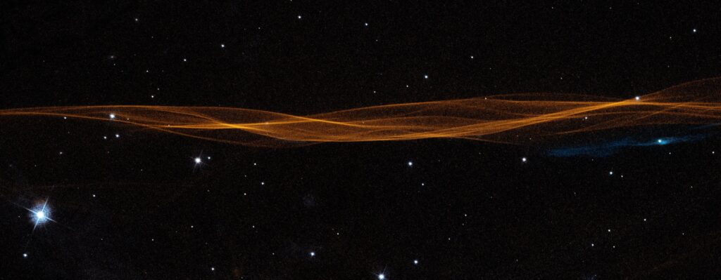 Фрагмент туманности Вуаль, за которым наблюдает телескоп Hubbl