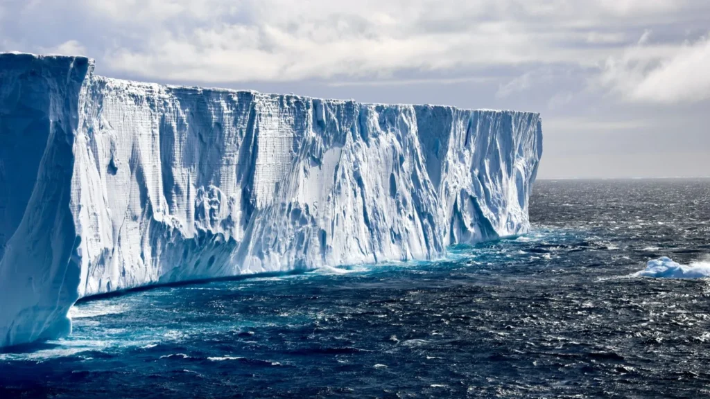 Шельфовые ледники Антарктиды стремительно уменьшаются в размерах
