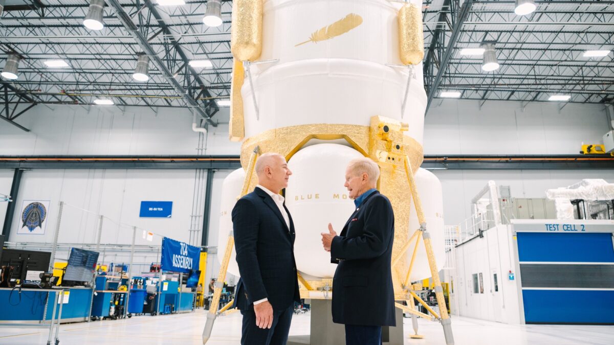 Response to SpaceX: Blue Origin demonstrated a prototype of lunar lander