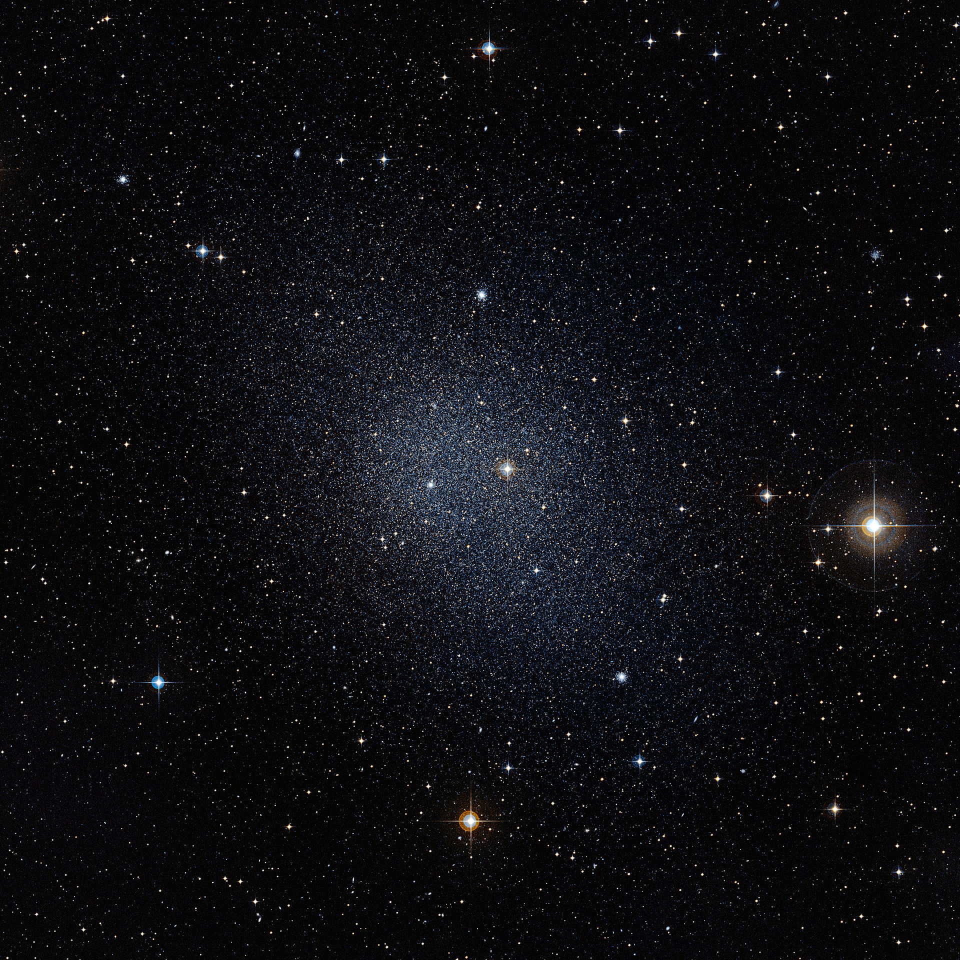 Карликовая галактика в созвездии Печи
