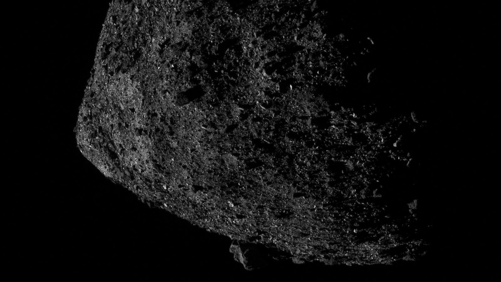 A unique look at Bennu: Stereoscopic photography of OSIRIS-REx mission samples