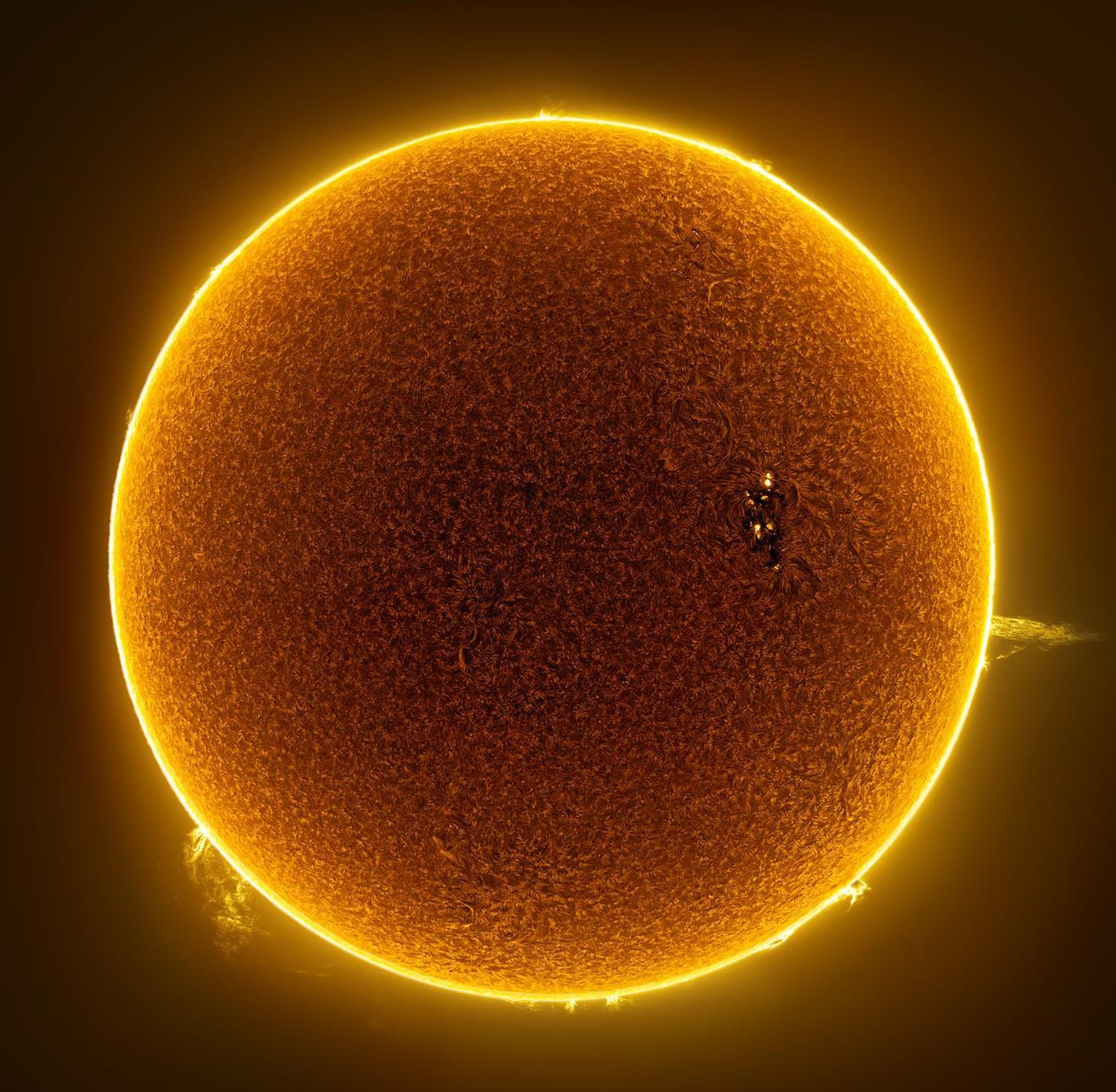 Солнце, снятое астрофотографом Мигелем Кларо