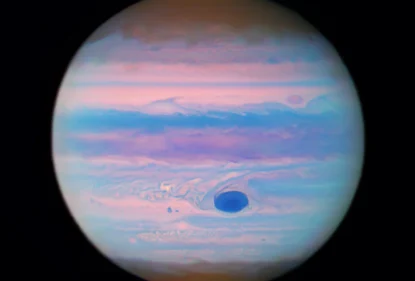 Космический телескоп NASA Hubble показывает ультрафиолетовый снимок Юпитера